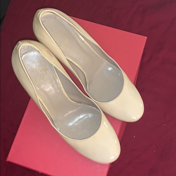 Burberry Taupe Patent Pumps - Picture 3 of 8
